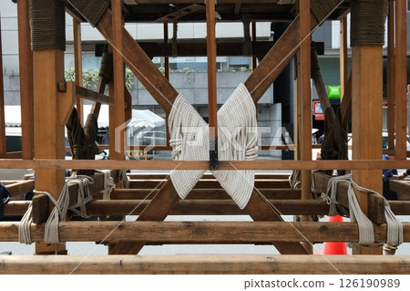 Gion Festival: Construction of the Kyozan float 126190989