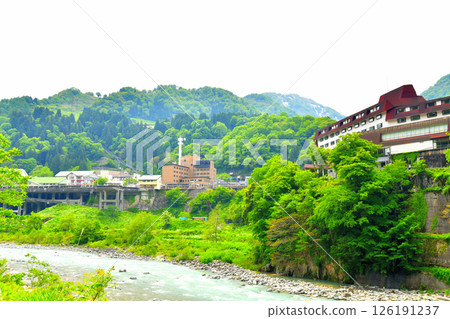 View of Unazuki Onsen Station, Unazuki Station, and Unazuki Snow Park (Kurobe City, Toyama Prefecture) [May 2025] 126191237