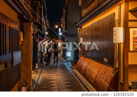 京都府古都的娛樂區先鬥町 126191520