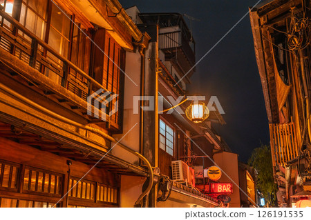 Pontocho, the ancient capital's entertainment district, Kyoto Prefecture Pontocho, the ancient capital's entertainment district, Kyoto Prefecture 126191535