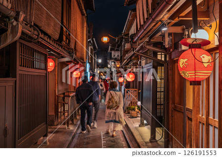 Pontocho, the ancient capital's entertainment district, Kyoto Prefecture Pontocho, the ancient capital's entertainment district, Kyoto Prefecture 126191553