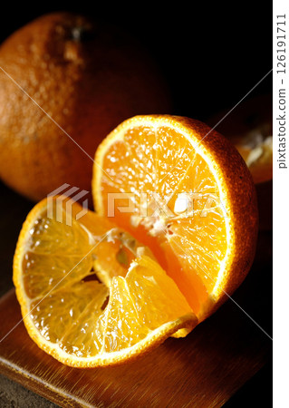 切成薄片的小不知火魚 126191711