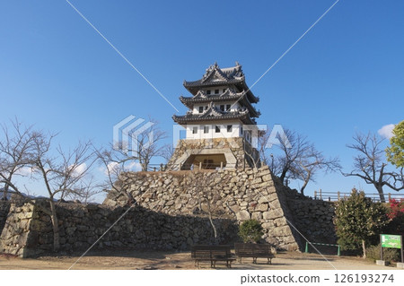Replica castle tower of Sumoto Castle 126193274
