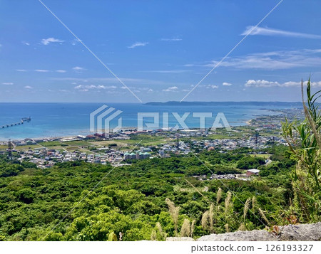 中城城跡 - 從城跡眺望(沖繩縣中頭郡北中城村) 中城城跡 - 從城跡眺望(沖繩縣中頭郡北中城村) 126193327