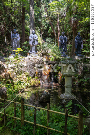 Bronze monk statues at Mitaki-Dera temple in Hiroshima, Japan 126193557