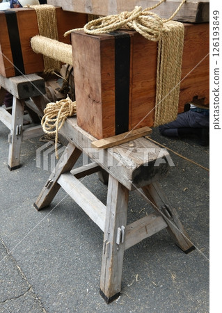 Assembling the Hoge Hoko floats for the Gion Festival 126193849