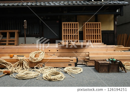 Assembly and preparation of the Gion Festival Kozukeyama 126194251