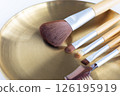 Natural makeup brushes 126195919