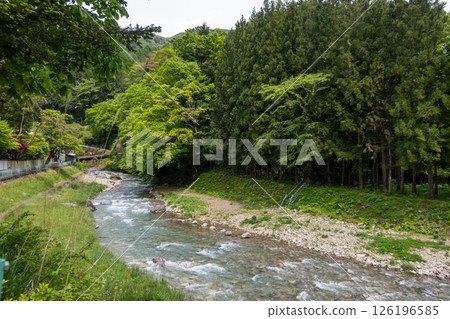 初夏的四萬溫泉:四萬川的流水 初夏的四萬溫泉:四萬川的流水 126196585