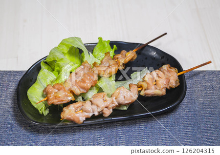 Salt-grilled chicken skirt steak 126204315