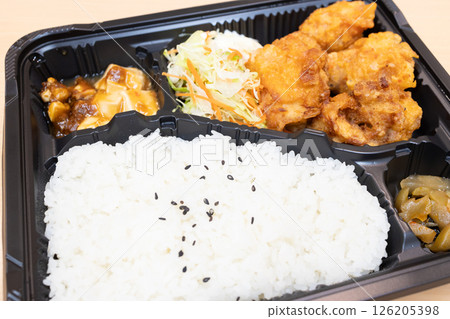 美味的炸雞午餐 126205398