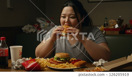 Chubby female 126205919