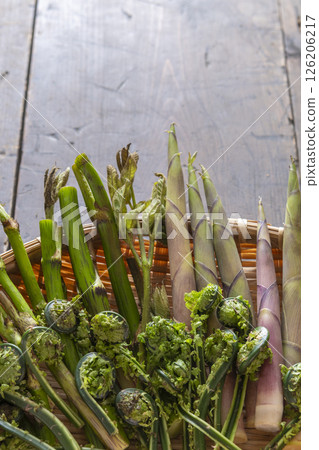 春季野菜(馬鈴薯、竹筍、木魚) 春季野菜(馬鈴薯、竹筍、木魚) 126206217