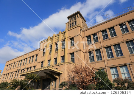 優雅而現代的大牟田市政廳 優雅而現代的大牟田市政廳 126206354