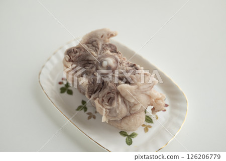 Pre-boiled beef tail 126206779