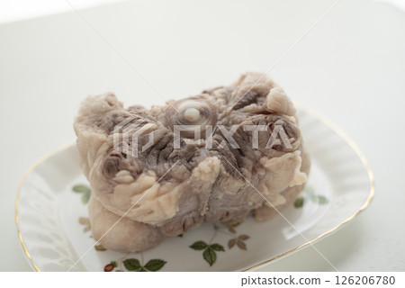 Pre-boiled beef tail 126206780