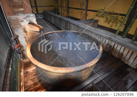 Hot spring, inn, bath, cypress, open-air bath, bathtub, hot water, spout, fruit forest Hot spring, inn, bath, cypress, open-air bath, bathtub, hot water, spout, fruit forest 126207896