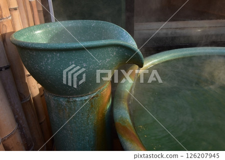 Hot spring, inn, bath, cypress, open-air bath, bathtub, hot water, spout, fruit forest Hot spring, inn, bath, cypress, open-air bath, bathtub, hot water, spout, fruit forest 126207945