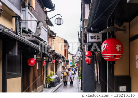 Pontocho, the ancient capital's entertainment district, Kyoto Prefecture 126210110