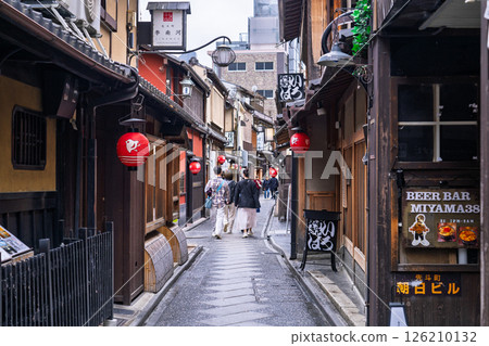 京都府古都的娛樂區先鬥町 126210132