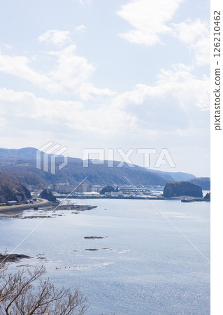 從知床半島的普尤尼岬展望台眺望宇登呂週邊地區 從知床半島的普尤尼岬展望台眺望宇登呂週邊地區 126210462