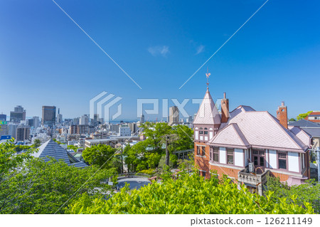 View of the Kobe Ijinkan area from Kitano Tenmangu Shrine 126211149