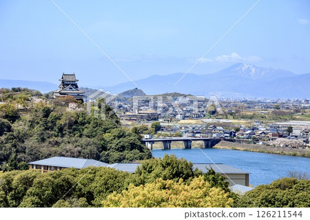 Inuyama City, National Treasure Inuyama Castle and surrounding natural scenery Inuyama City, National Treasure Inuyama Castle and surrounding natural scenery 126211544