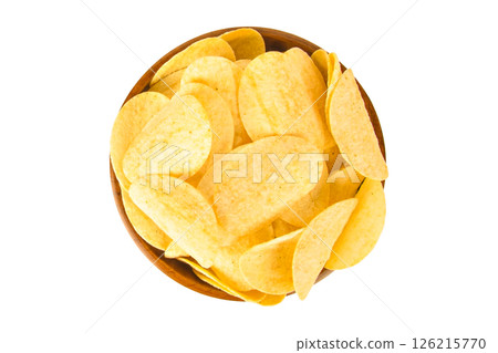 potato chips in wooden brown cup isolated potato chips in wooden brown cup isolated 126215770