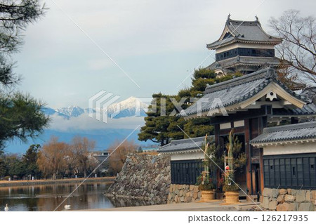 國寶松本城和北阿爾卑斯山 國寶松本城和北阿爾卑斯山 126217935