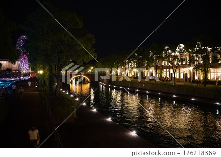 Illuminations reflected on the river 126218369