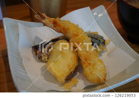 Delicious bowl of rice bowls 126219053