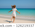 Sea and girl 126219337