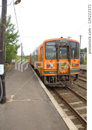 津輕鐵道金木站風景（鐵路巴士柴油車津輕21號運行MEROS） 126222371