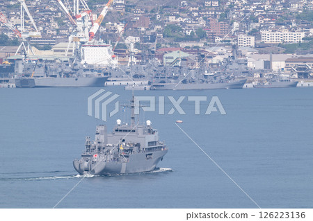 The minelayer Muroto arrives at the Kure base. The minelayer Muroto arrives at the Kure base. 126223136
