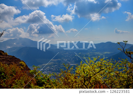 神奈川縣箱根町關東、箱根、金時山、山頂景色、蘆之湖和仙石原（3） 126223581