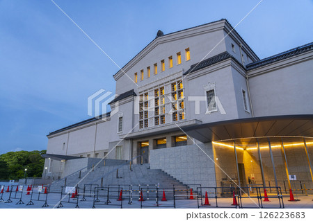 Osaka Municipal Museum of Fine Arts at dusk Osaka Municipal Museum of Fine Arts at dusk 126223683