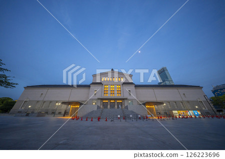 Osaka Municipal Museum of Fine Arts at dusk 126223696