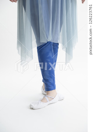Women wearing ballet shoes 126223761