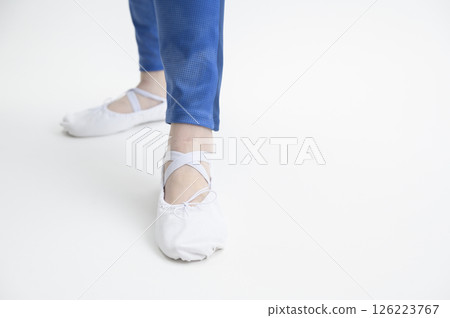 穿芭蕾舞鞋的女性 穿芭蕾舞鞋的女性 126223767