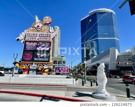 [Nevada] Circus Circus' pop sign and streetscape 126224873