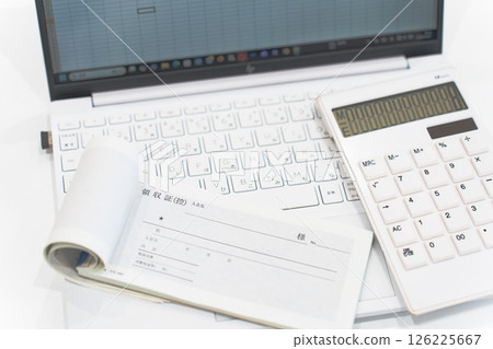 Disk work: Accounting processing image on a computer 126225667