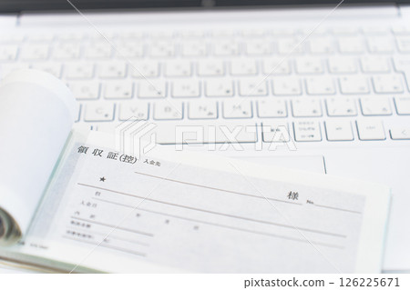 Disk work: Accounting processing image on a computer 126225671