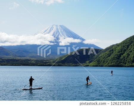 SUP和富士山 126225858