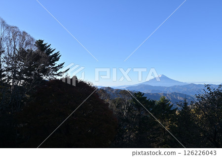 Climbing Mount Daibosatsu, Yamanashi Prefecture Climbing Mount Daibosatsu, Yamanashi Prefecture 126226043