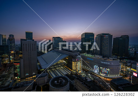 Beautiful Osaka scenery during the magic hour [Osaka scenery] 126228302