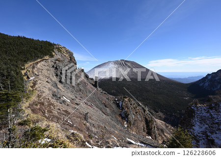 Winter climbing at Mt. Kuroboyama, Mt. Asama, Gunma Prefecture, Nagano Prefecture 126228606