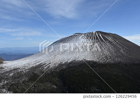 Winter climbing at Mt. Kuroboyama, Mt. Asama, Gunma Prefecture, Nagano Prefecture Winter climbing at Mt. Kuroboyama, Mt. Asama, Gunma Prefecture, Nagano Prefecture 126229456