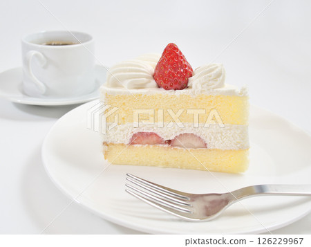 白盤子裡的草莓脆餅 126229967