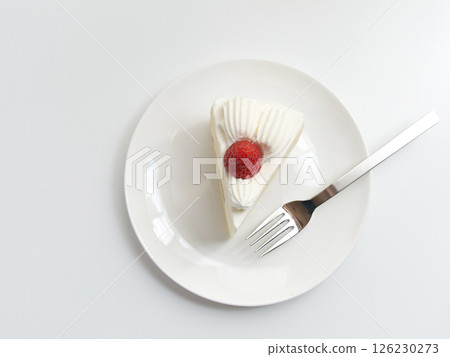 白盤子上的草莓脆餅（頂視圖） 126230273