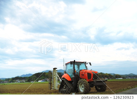 大型拖拉機2 126230923